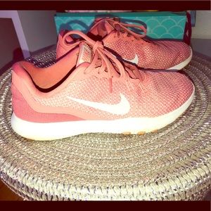 Nike’s tennis shoes